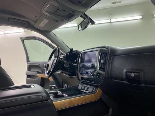 Used 2017 Chevrolet Silverado 1500 LTZ w/ Sport Package AWD/4WD image 22