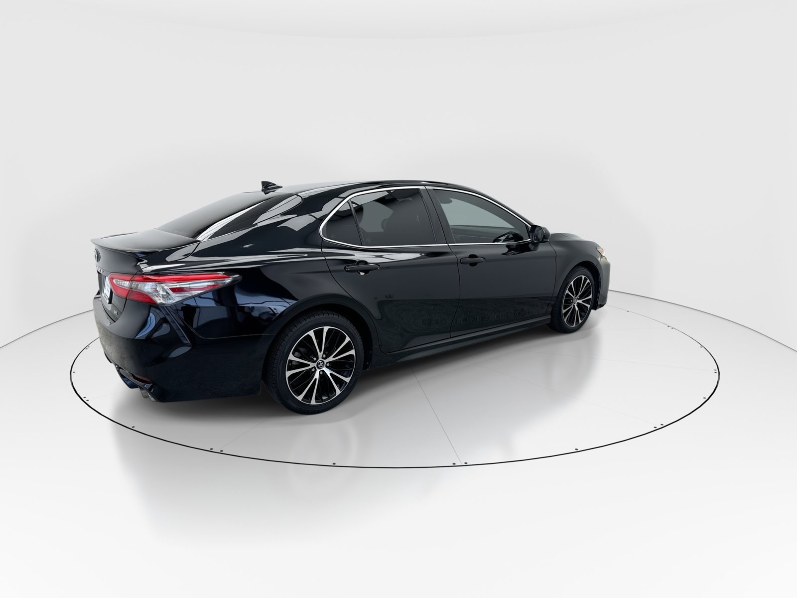 Used 2019 Toyota Camry SE FWD image 8