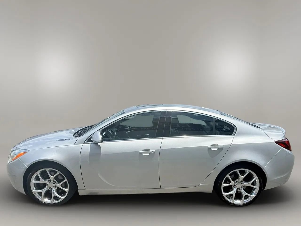 Used 2017 Buick Regal GS w/ Driver Confidence Package #2 FWD image 5