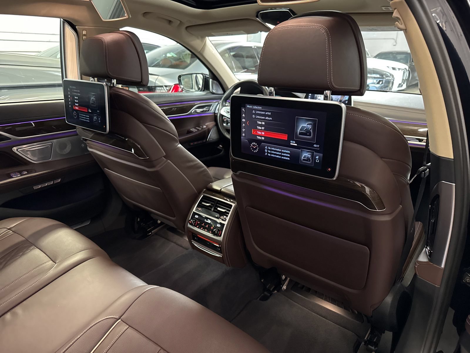 Used 2018 BMW 750i RWD image 29