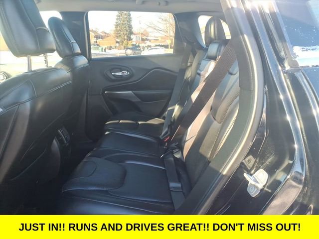 Used 2019 Jeep Cherokee Overland w/ Technology Group image 10