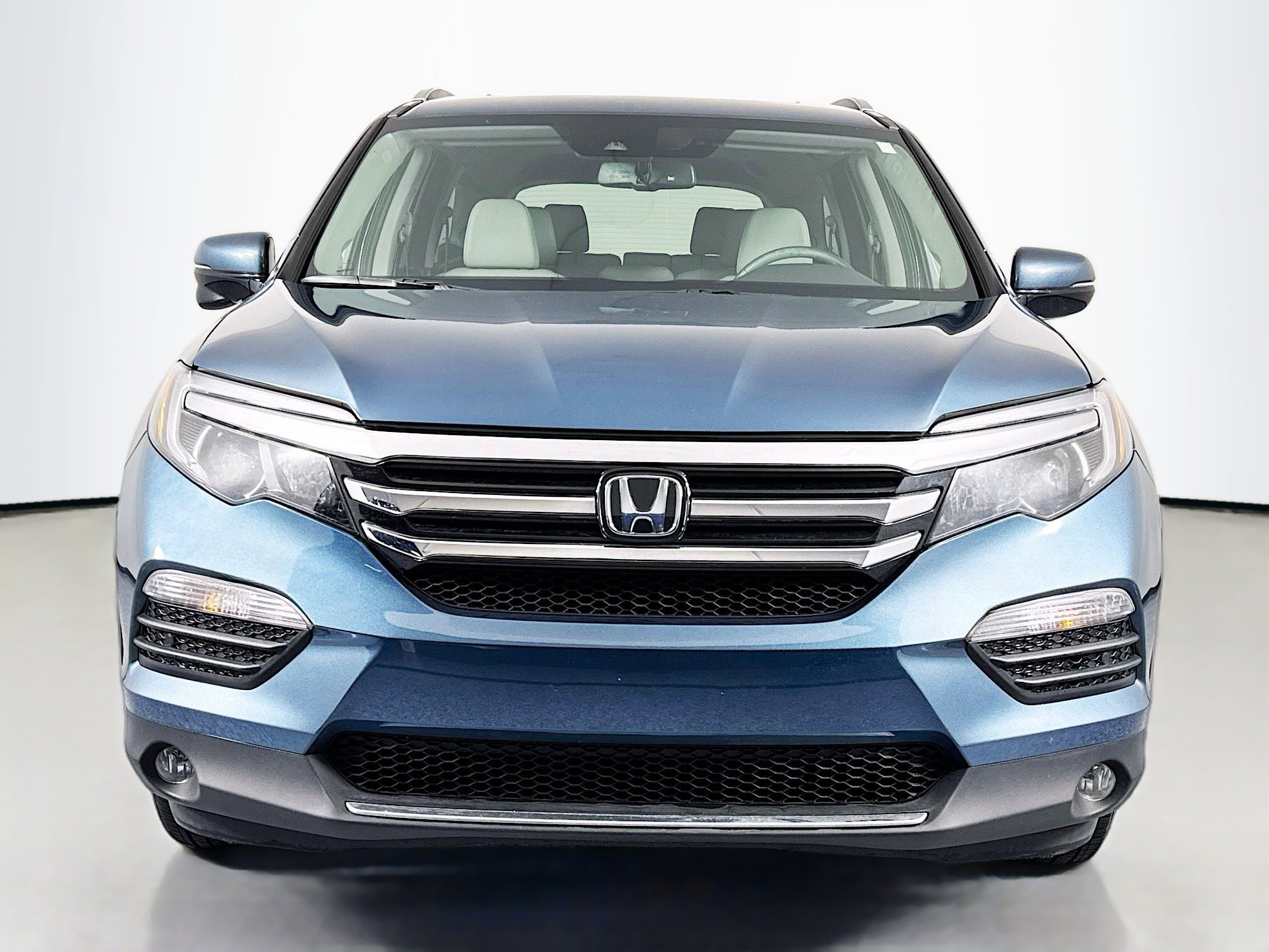 Used 2016 Honda Pilot Touring image 2