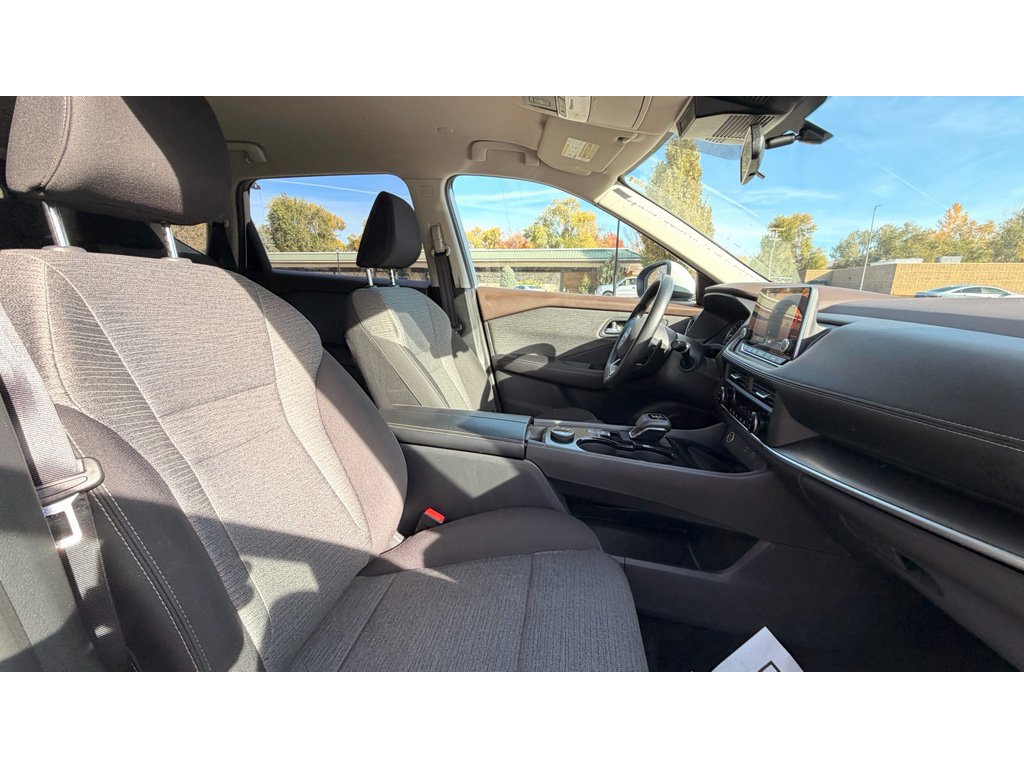 Used 2023 Nissan Rogue SV AWD/4WD image 11
