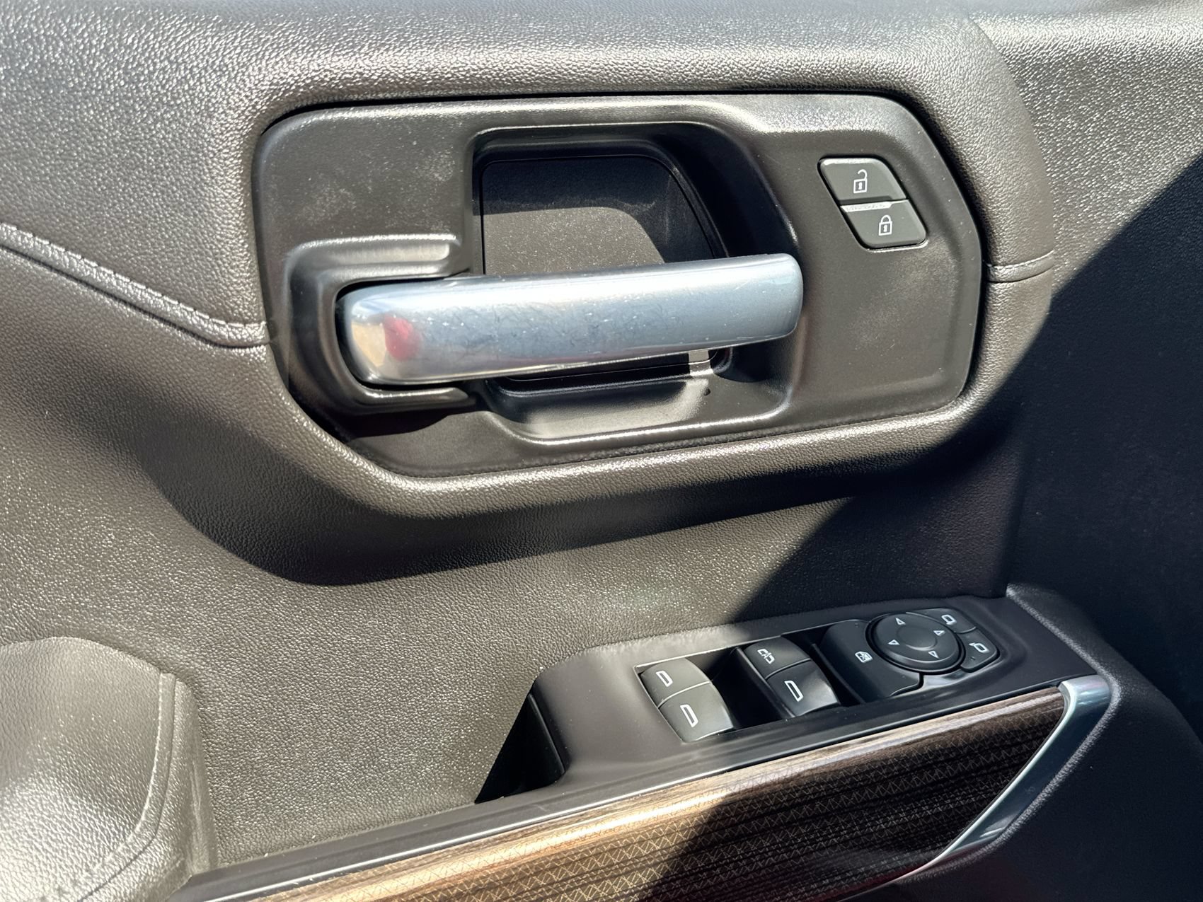 Used 2021 Chevrolet Silverado 1500 LT Trail Boss w/ Convenience Package II AWD/4WD image 13