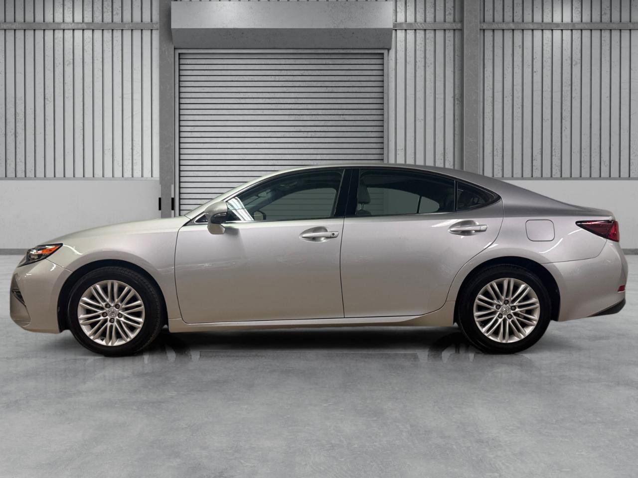 Used 2016 Lexus ES 350 w/ Premium Package w/Wood Trim FWD image 2
