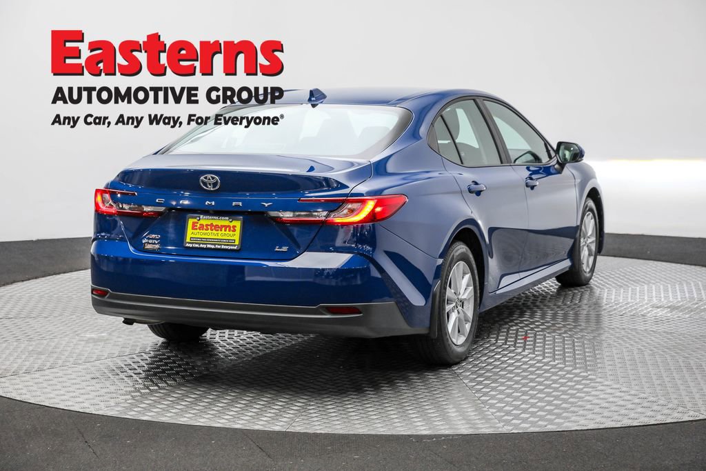 Used 2025 Toyota Camry LE w/ Convenience Package image 5