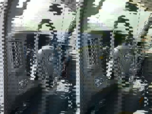 New 2026 Chevrolet Express 3500 LS image 10