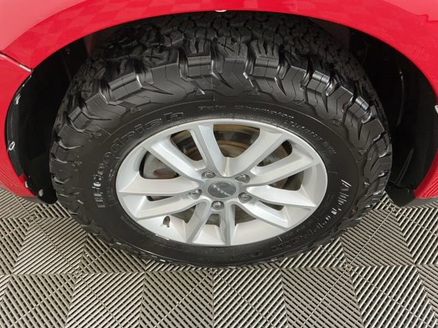 Used 2017 Dodge Journey SXT image 28