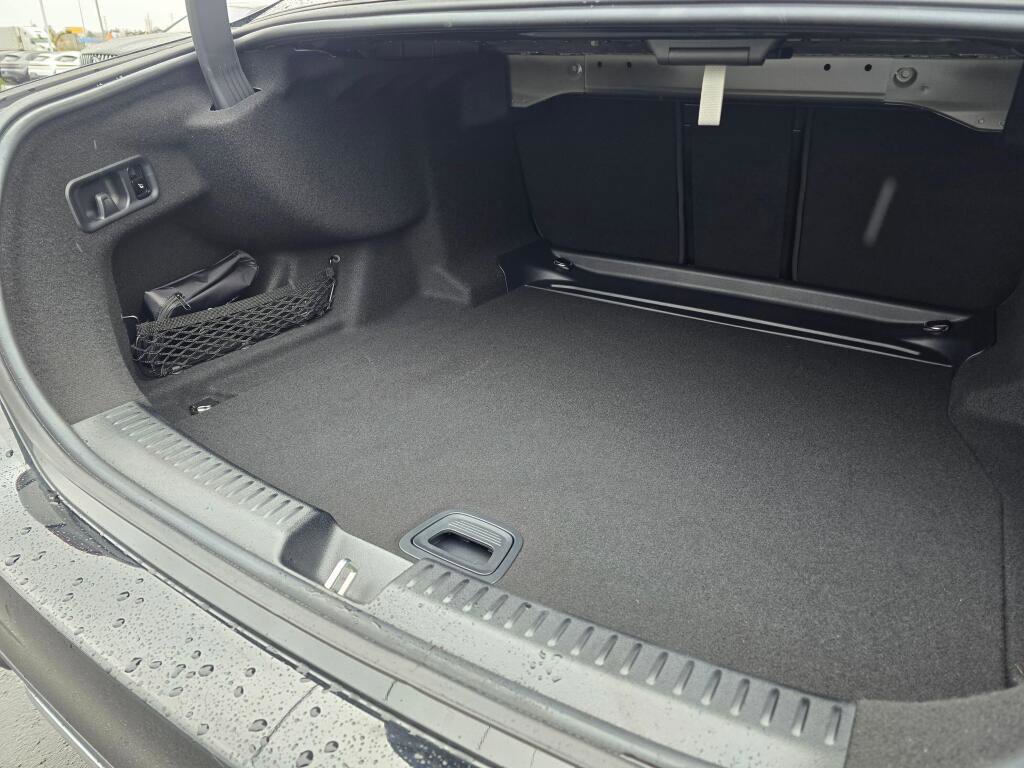 Used 2025 Mercedes-Benz E 350 4MATIC Sedan image 22