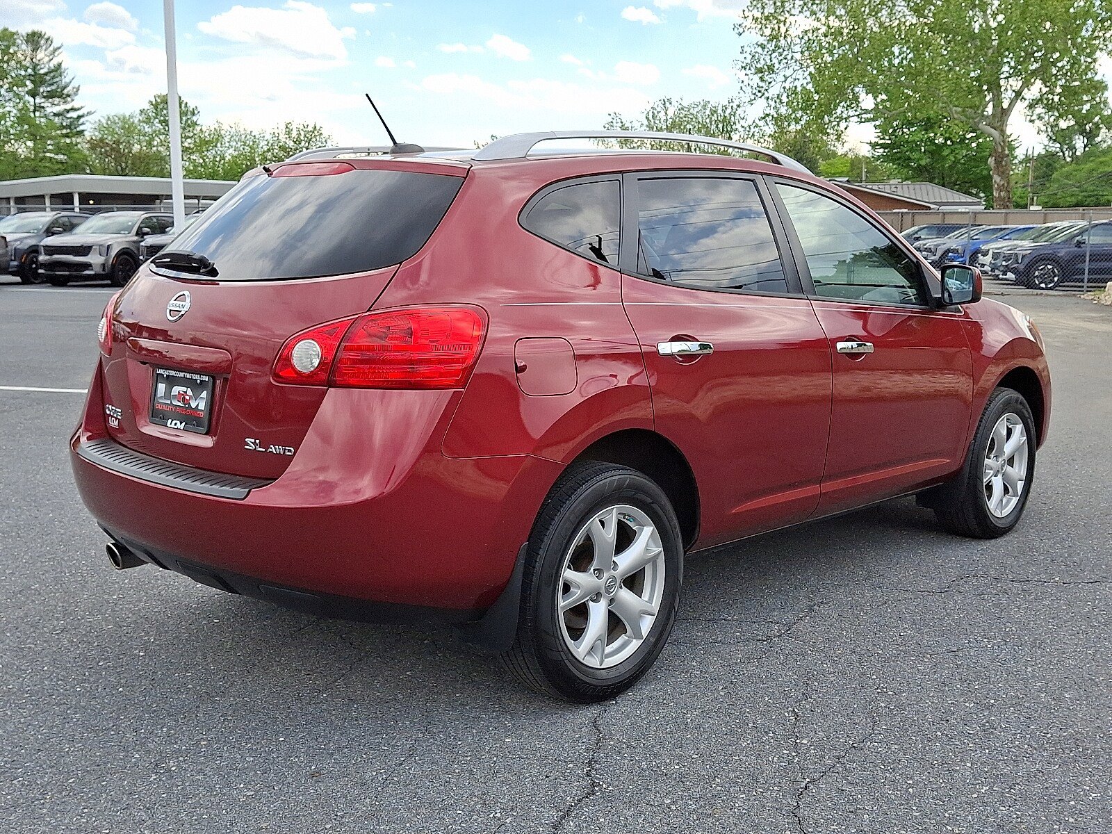 Used 2017 Nissan Rogue SV w/ Sun & Sound Touring Package AWD/4WD video 5