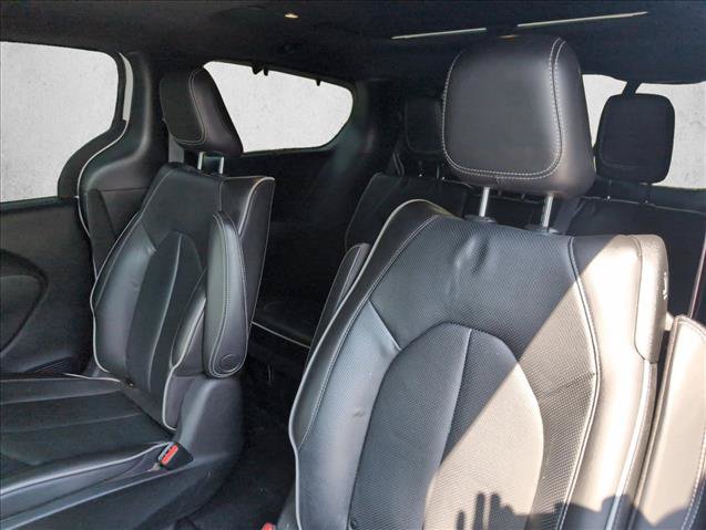 Used 2020 Chrysler Pacifica Limited w/ S Appearance Package FWD image 19