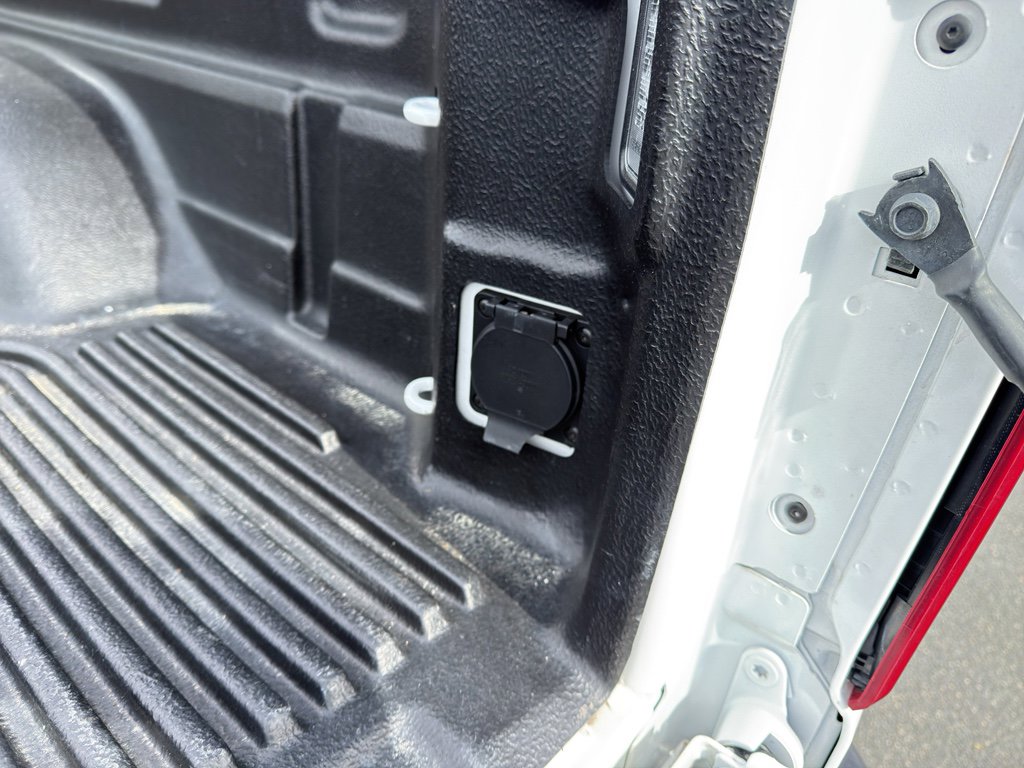 Used 2025 Chevrolet Silverado 2500 LT w/ Convenience Package image 28