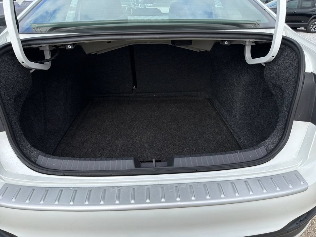 Used 2023 Volkswagen Jetta SE w/ Panoramic Sunroof Package FWD image 26