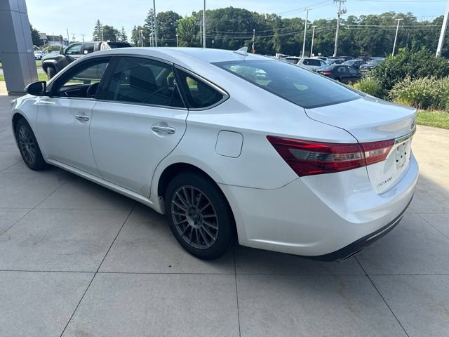 Used 2017 Toyota Avalon Limited w/ All Weather Liner Package FWD image 5