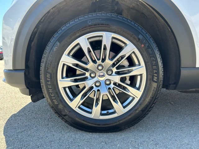 Used 2025 Ford Explorer Platinum AWD/4WD image 12