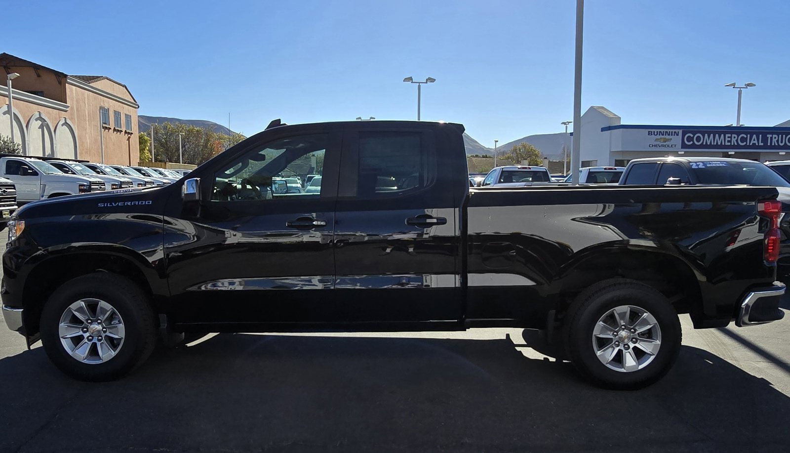 Used 2025 Chevrolet Silverado 1500 LT w/ Safety Package RWD image 6