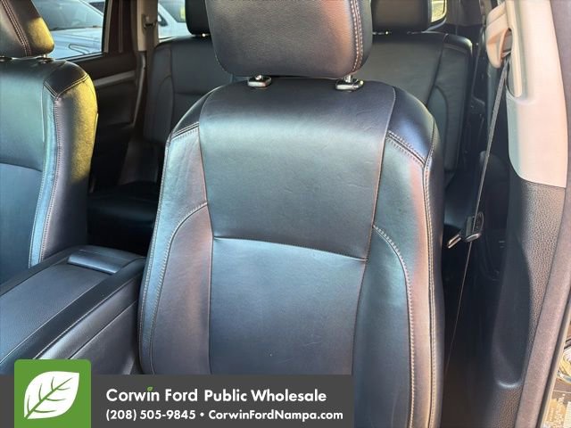 Used 2018 Toyota Highlander XLE w/ Carpet Mat Package (TMS) image 24