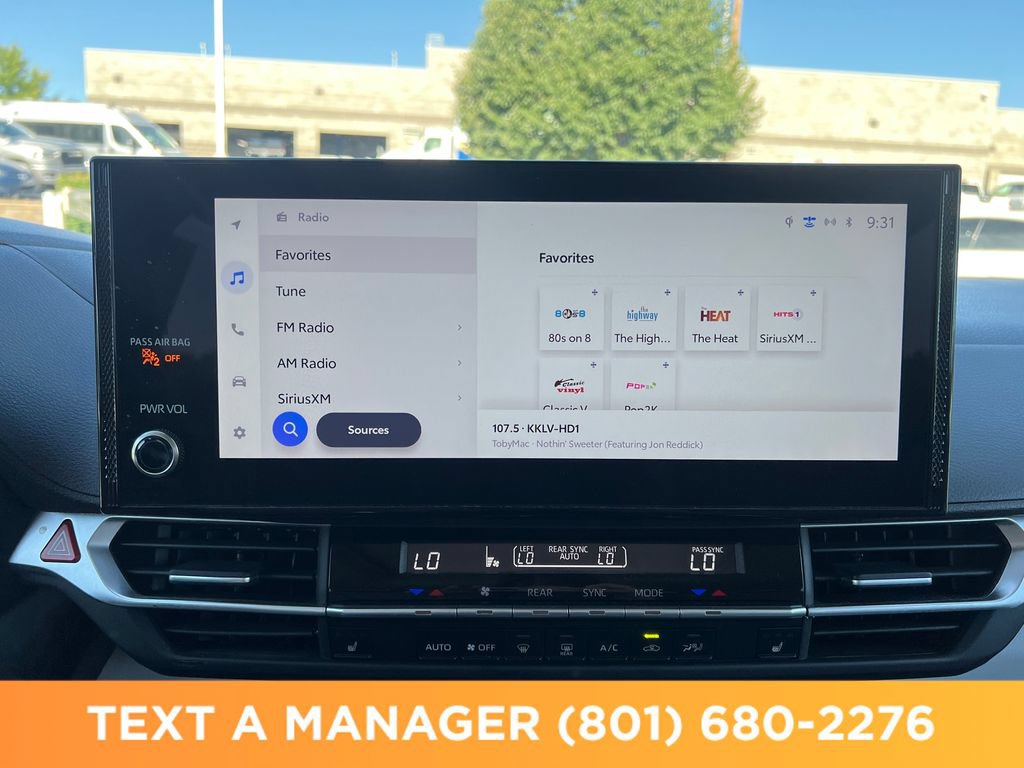 Used 2025 Toyota Sienna XLE w/ XLE Plus Package FWD image 22