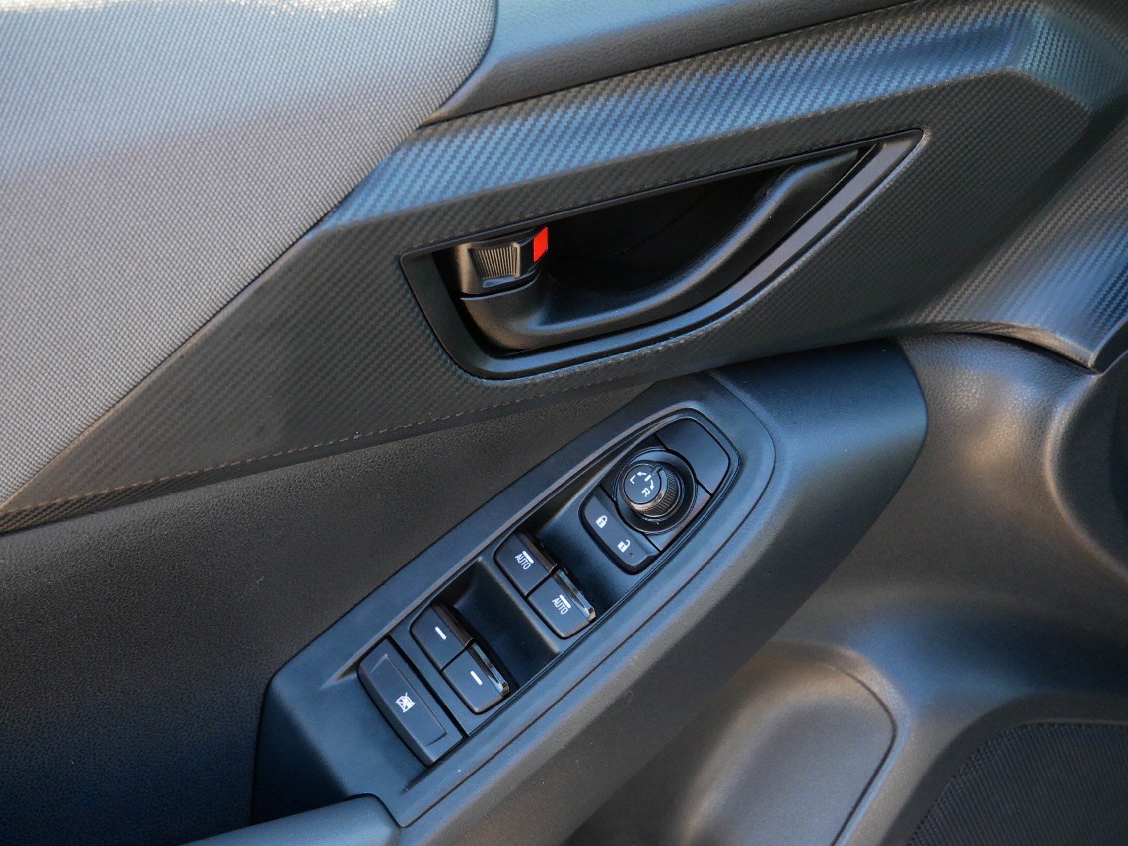 Certified 2025 Subaru Crosstrek 2.0i image 19