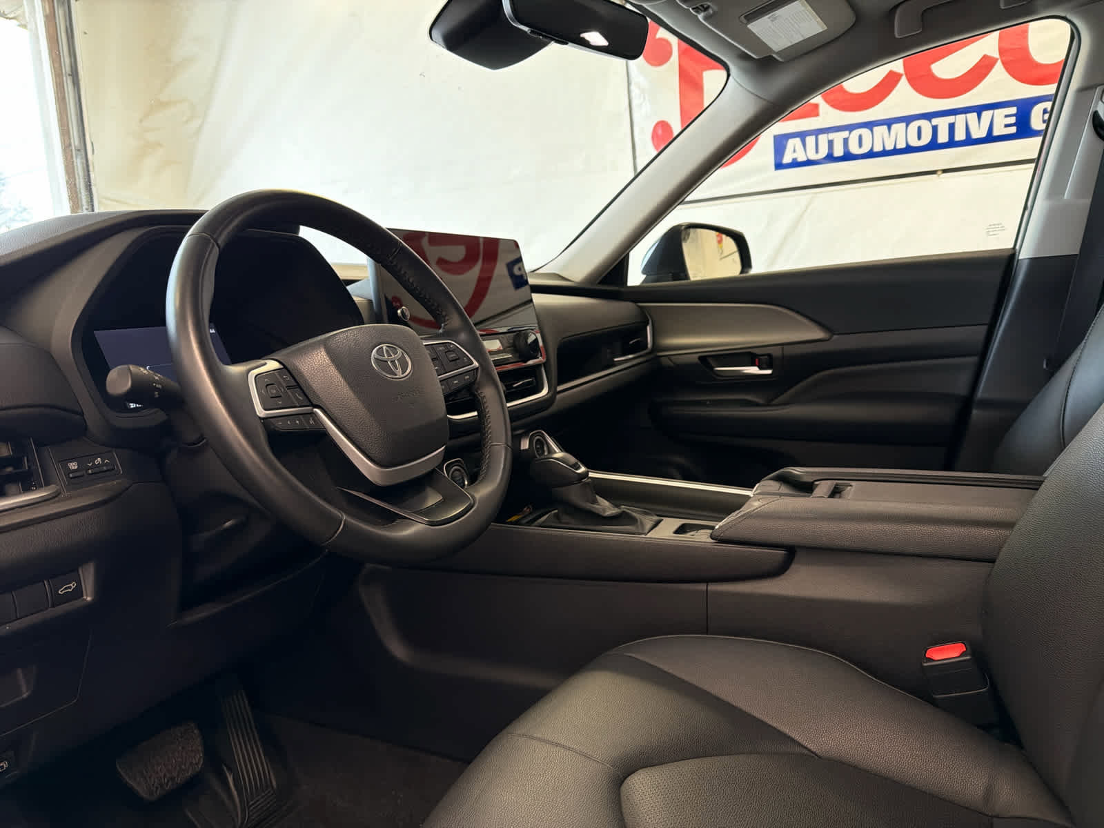 Used 2025 Toyota Grand Highlander FWD image 14