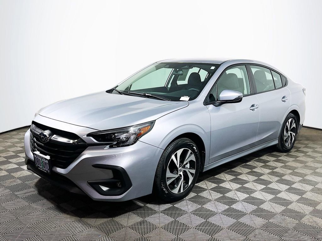 Used 2025 Subaru Legacy Premium AWD/4WD image 3