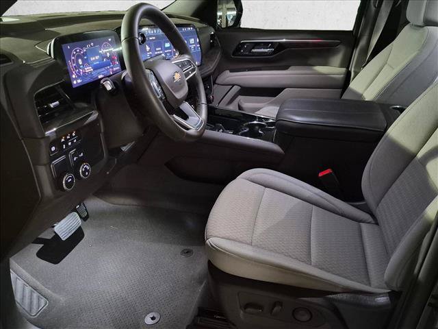 Certified 2025 Chevrolet Suburban LS RWD image 12