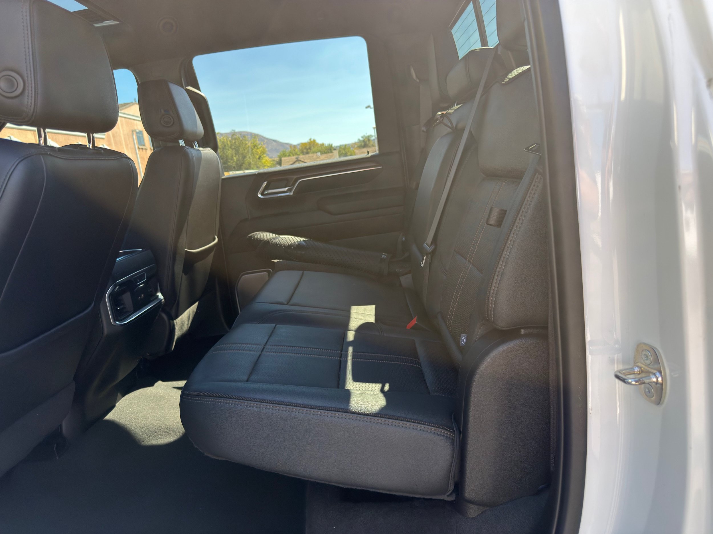Used 2024 Chevrolet Silverado 2500 High Country AWD/4WD image 23