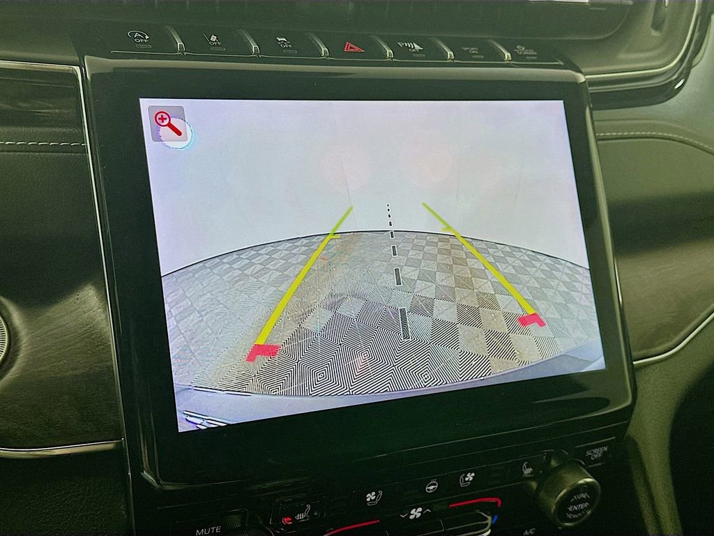 Used 2023 Jeep Grand Cherokee Overland w/ Luxury Tech Group IV image 20