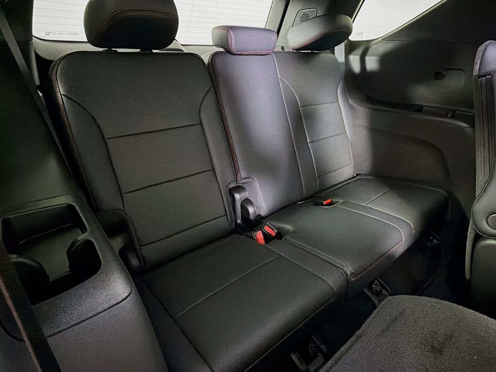 New 2026 Chevrolet Traverse RS w/ LPO, Floor Liner Package AWD/4WD image 23