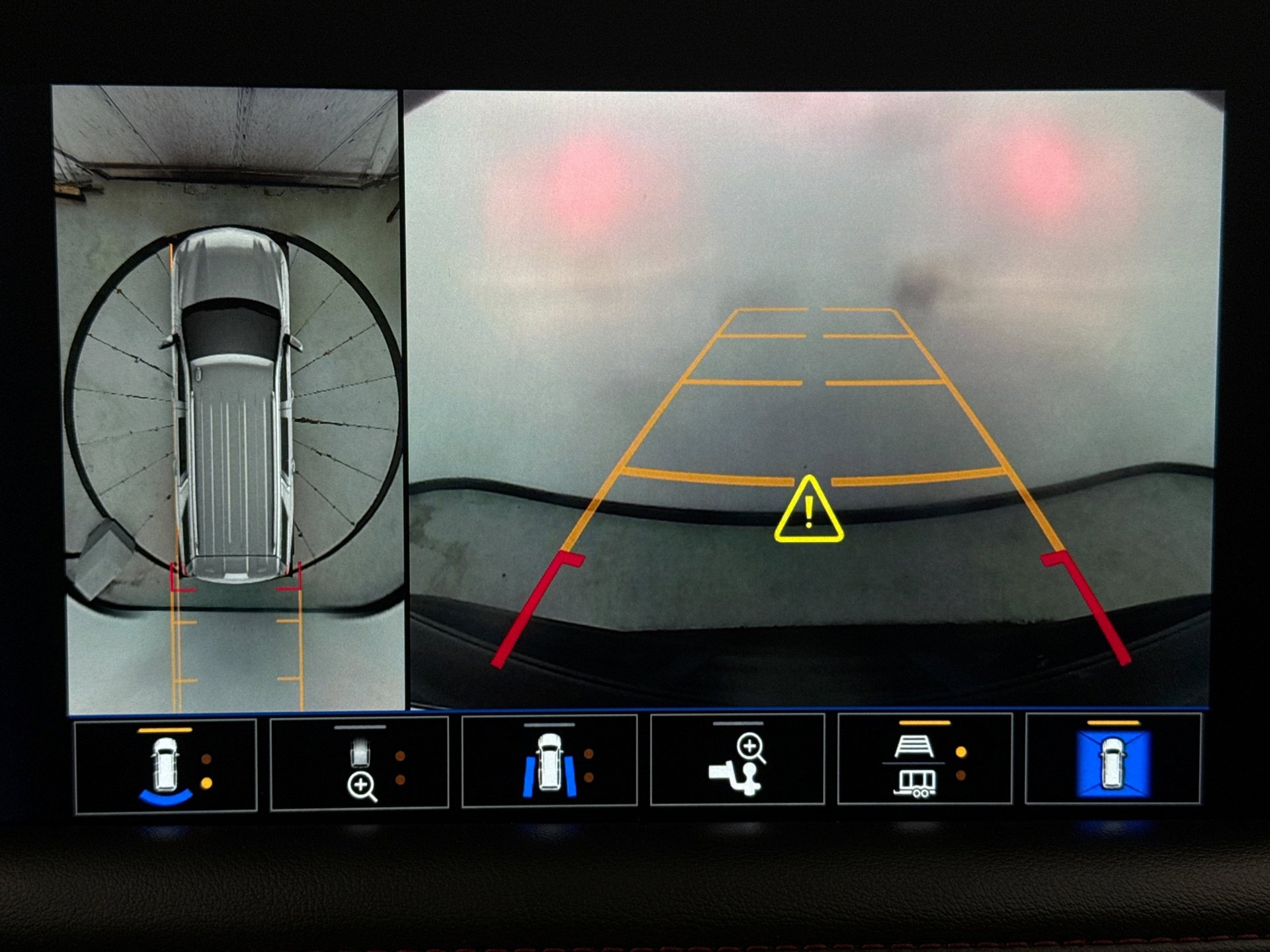 Used 2022 Chevrolet Tahoe RST w/ Sport Performance Package image 15