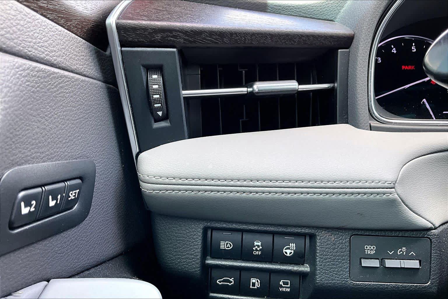 Used 2021 Toyota Avalon Limited w/ Advanced Safety Package FWD image 36