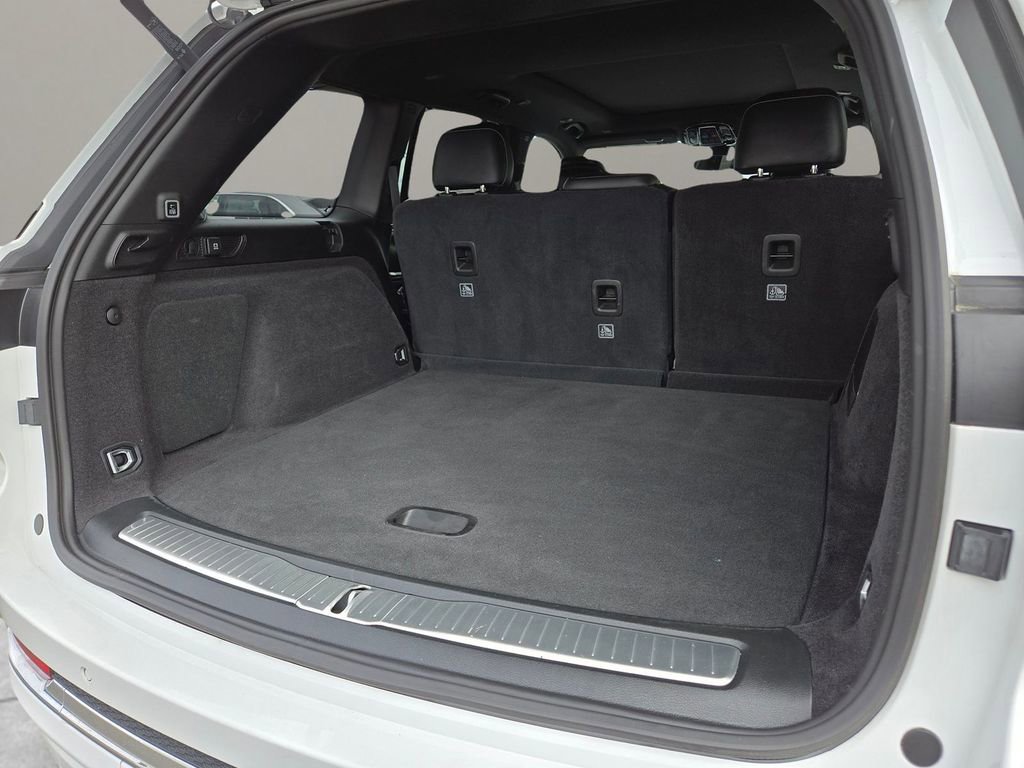 Used 2022 Jeep Grand Cherokee Overland w/ Advanced Protech Group III image 10