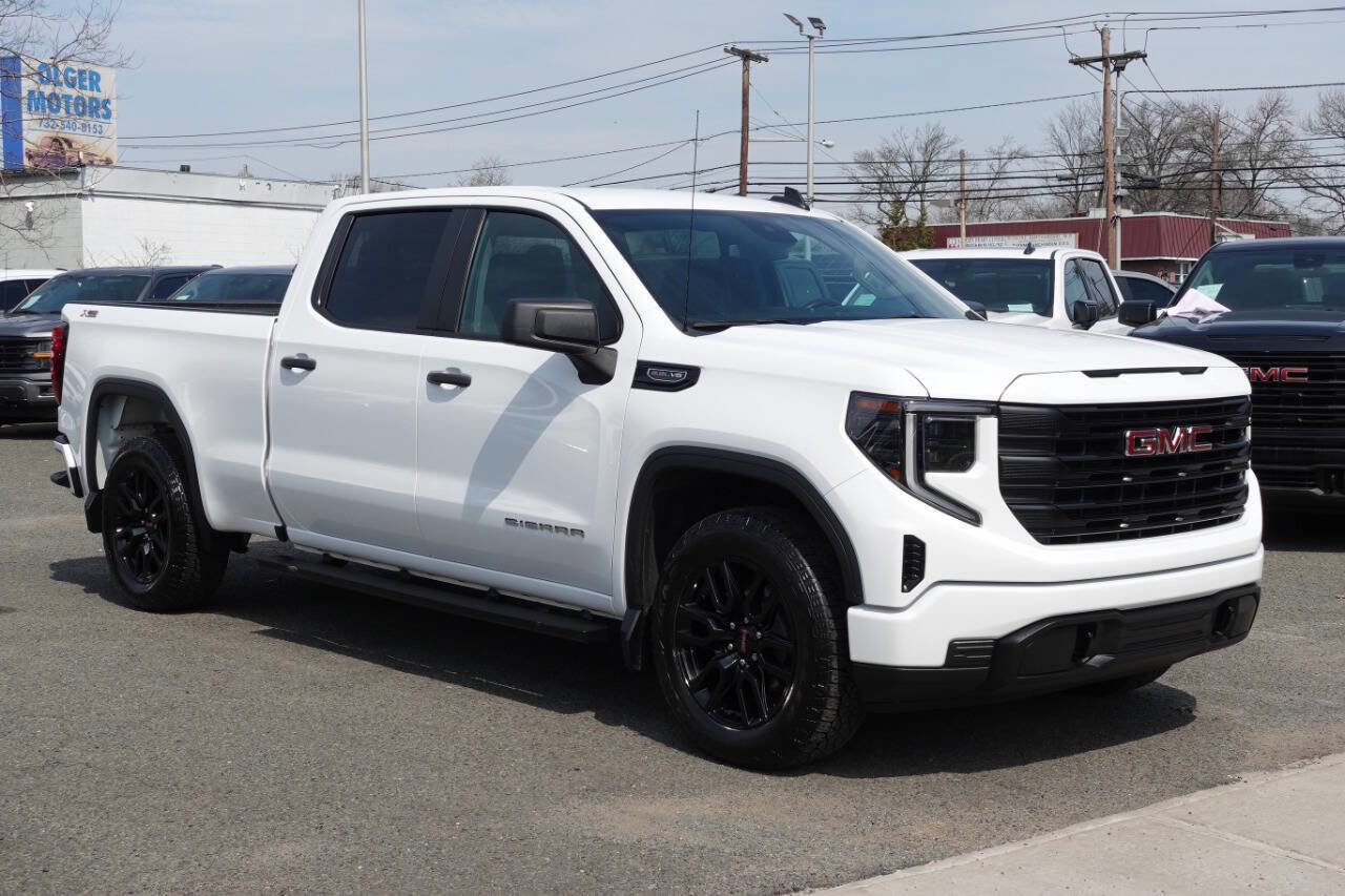 Used 2023 GMC Sierra 1500 Pro w/ Graphite Edition AWD/4WD image 4