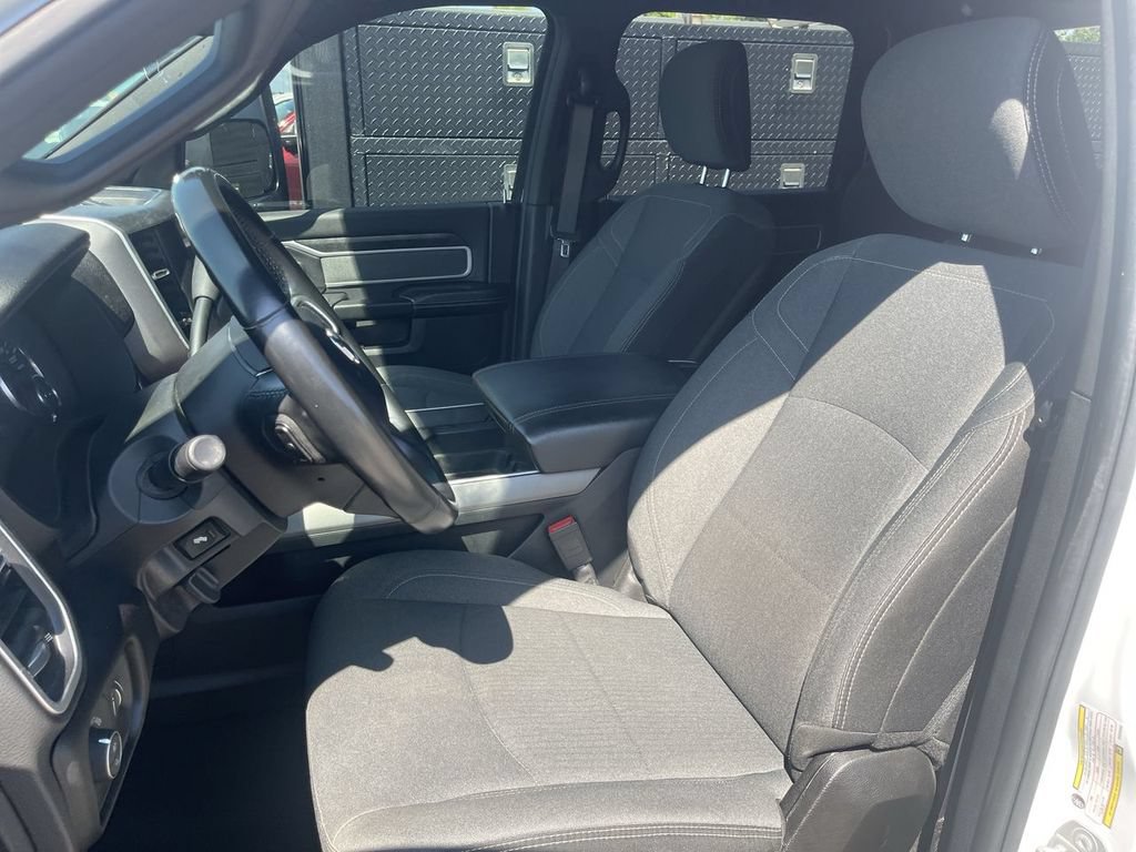 Used 2021 RAM 2500 Big Horn w/ Night Edition AWD/4WD image 9