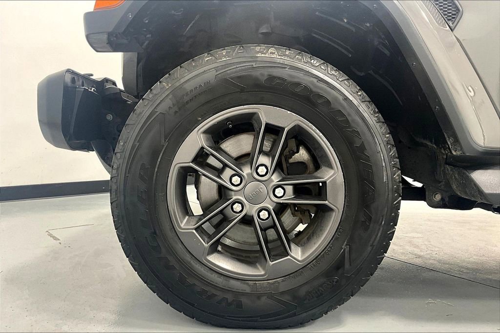 Used 2020 Jeep Wrangler Unlimited Sahara AWD/4WD image 8