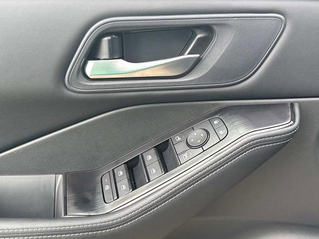 New 2026 Nissan Rogue SV FWD image 21