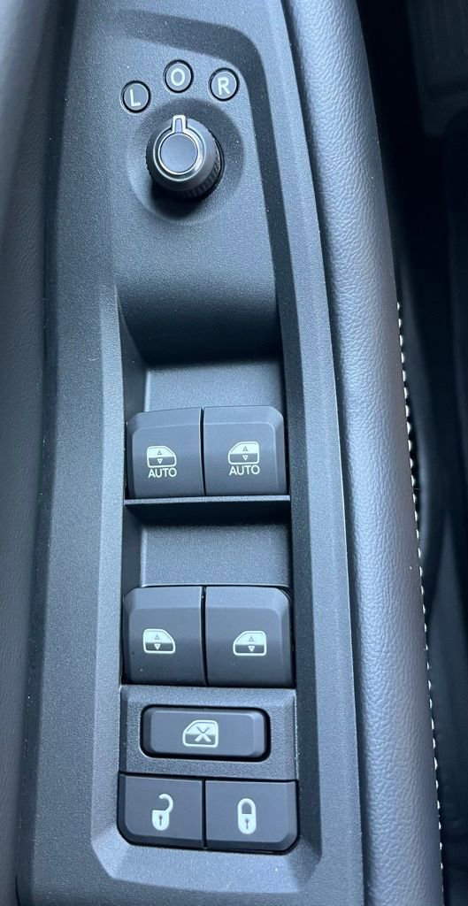 New 2025 Jeep Grand Cherokee L Laredo w/ Trailer Tow Package image 6