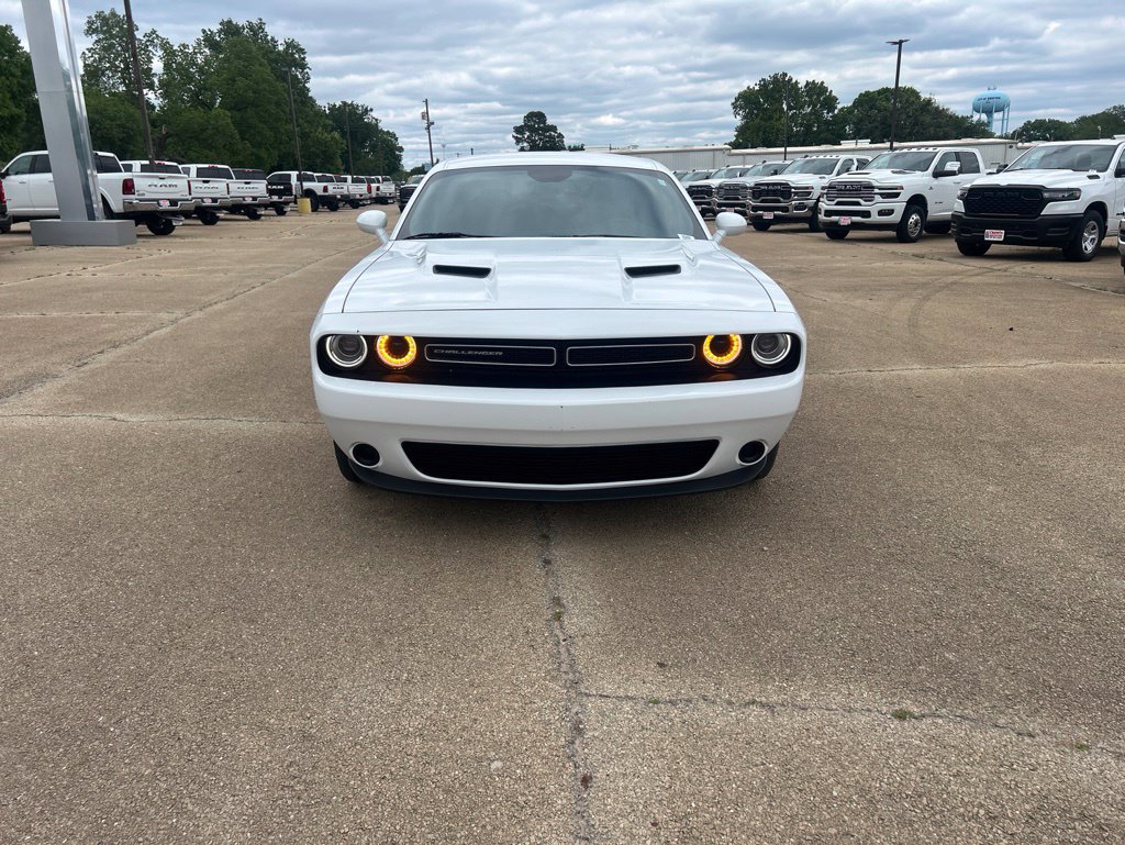 Used 2023 Dodge Challenger SXT RWD image 8
