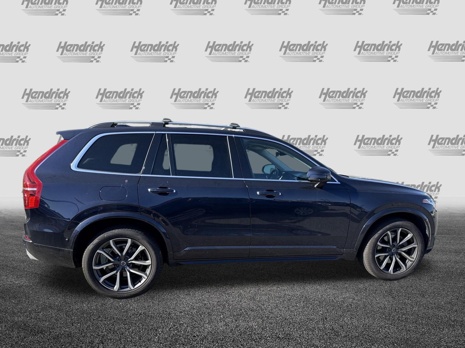 Used 2016 Volvo XC90 T6 Momentum w/ Momentum Plus Package AWD/4WD image 11