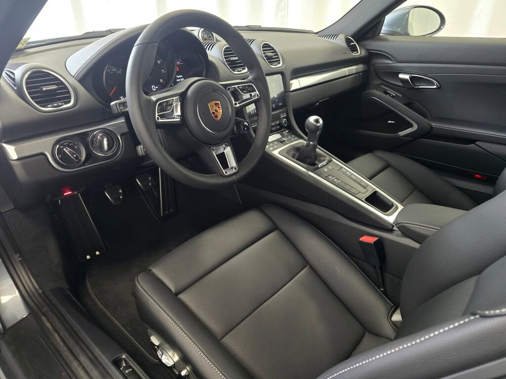 New 2025 Porsche 718 Cayman image 4