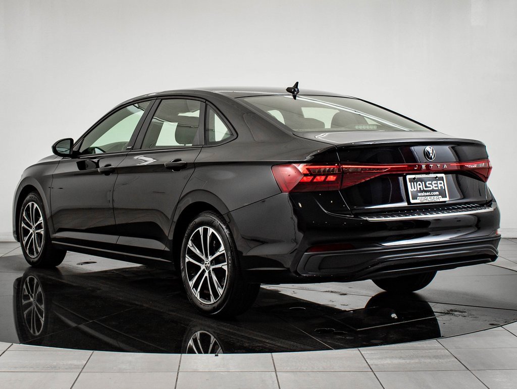 Used 2025 Volkswagen Jetta Sport image 6