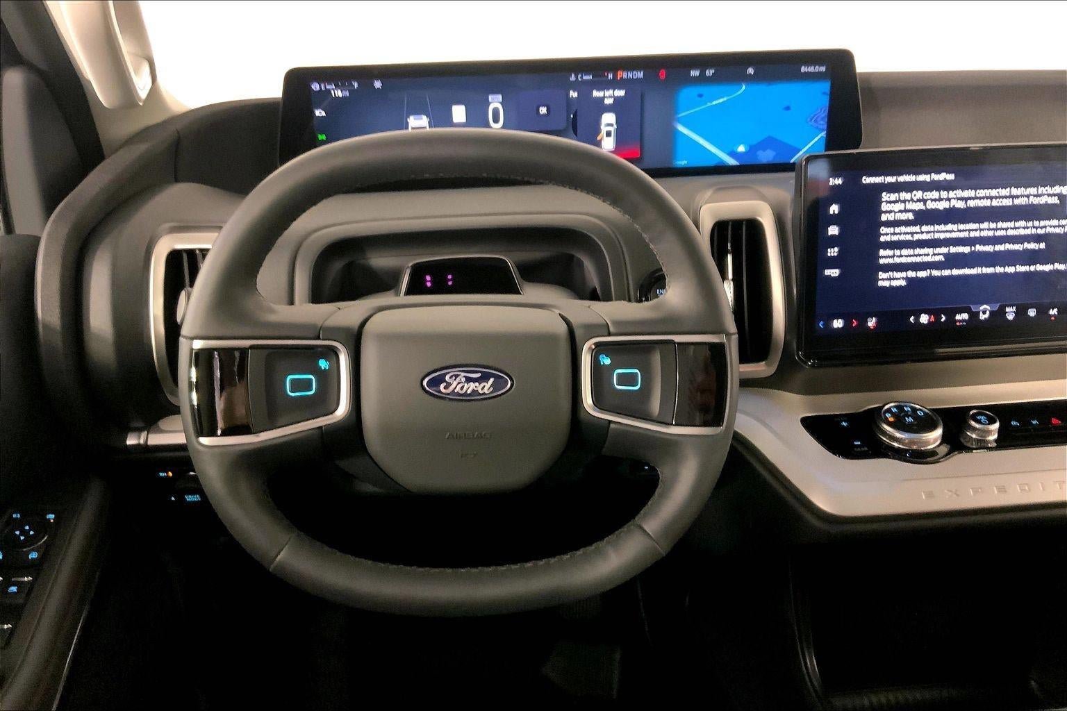 Used 2025 Ford Expedition Active AWD/4WD image 5