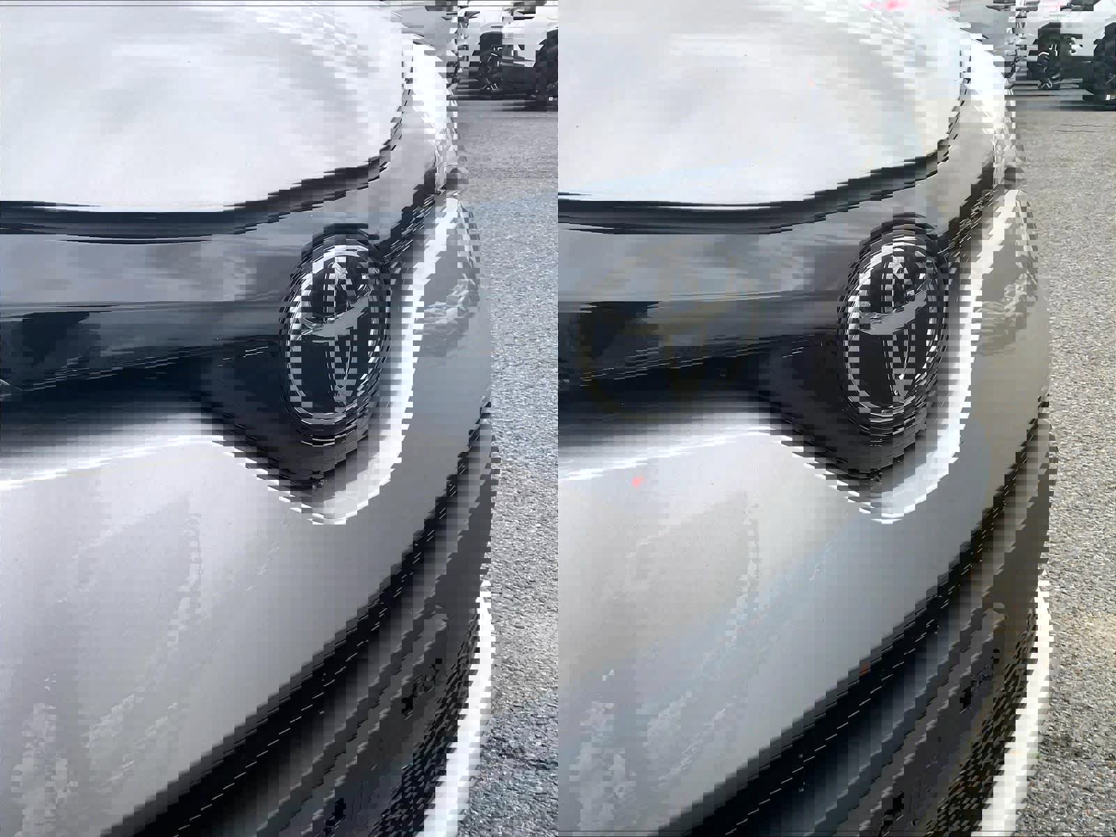 Used 2020 Toyota C-HR XLE FWD image 29