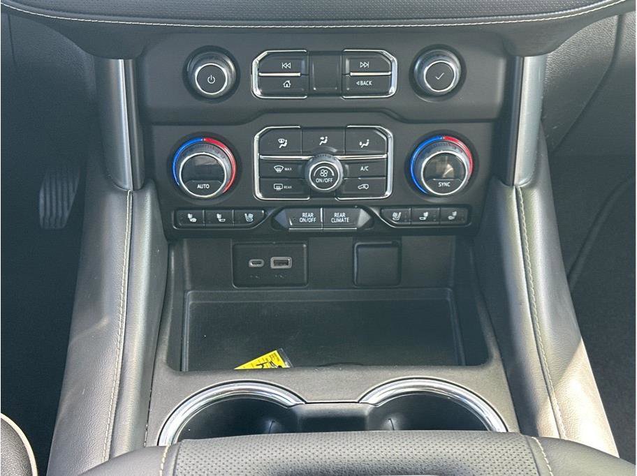 Used 2023 Chevrolet Suburban Premier image 19