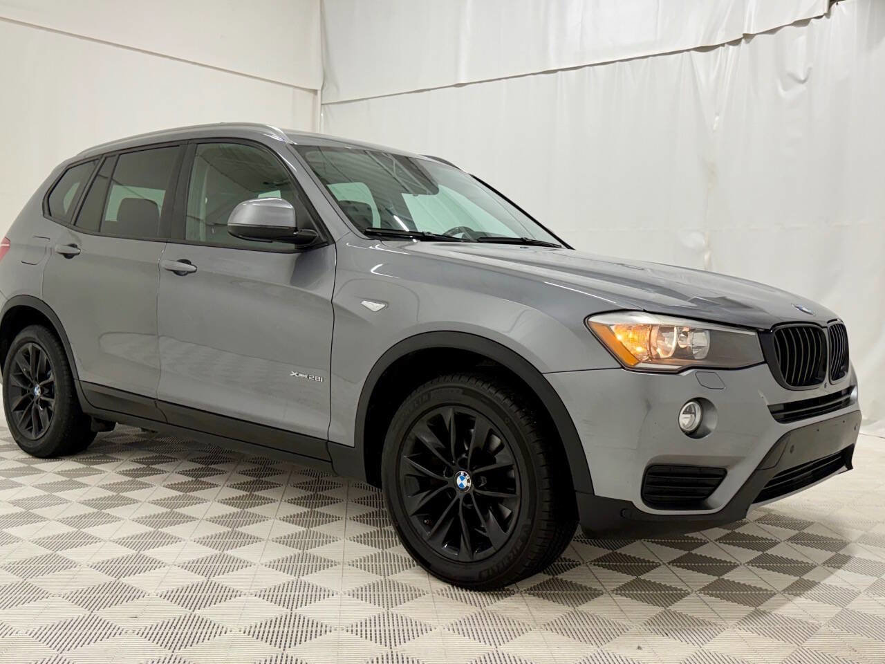 Used 2016 BMW X3 xDrive28i image 3