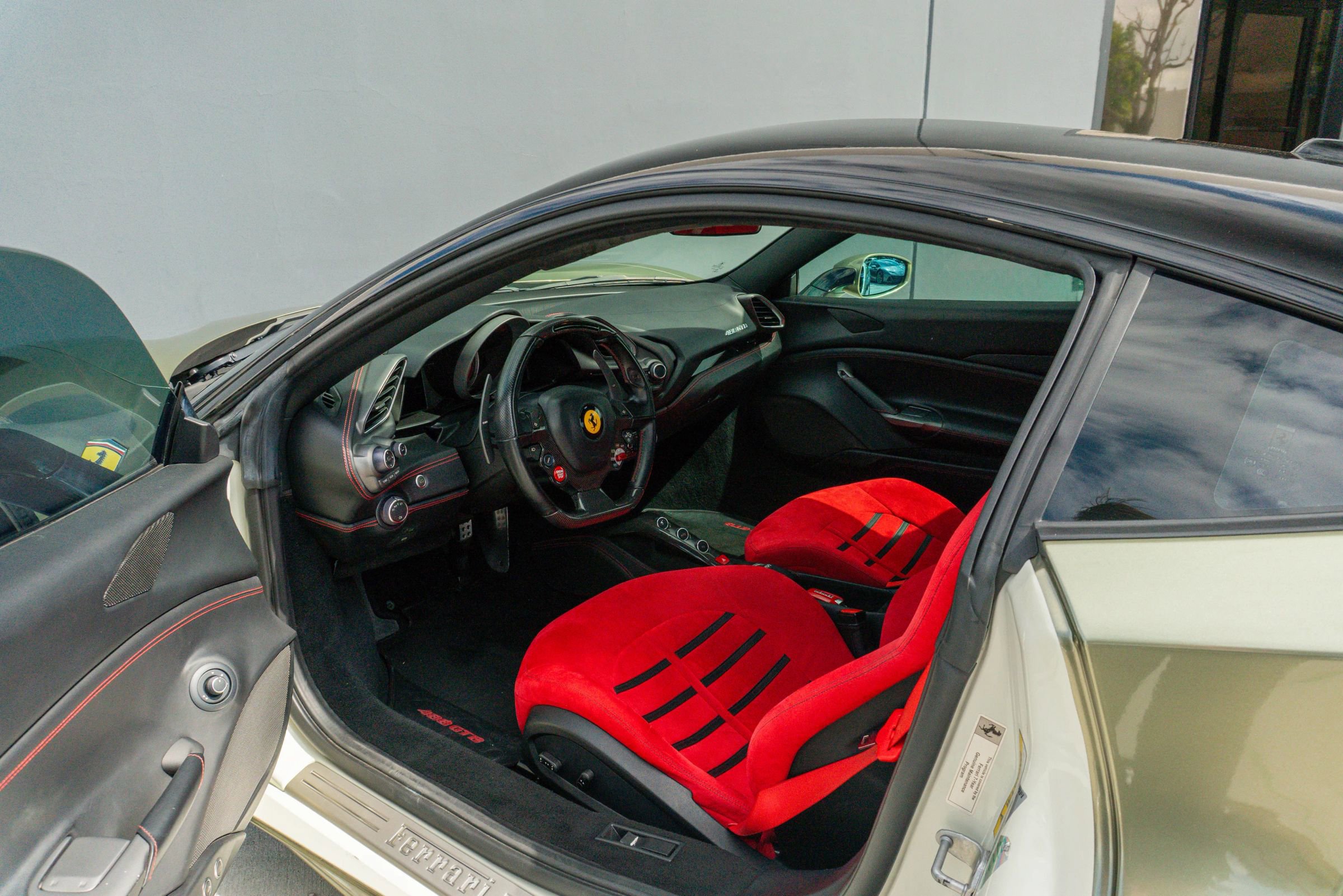 Used 2018 Ferrari 488 GTB RWD image 70