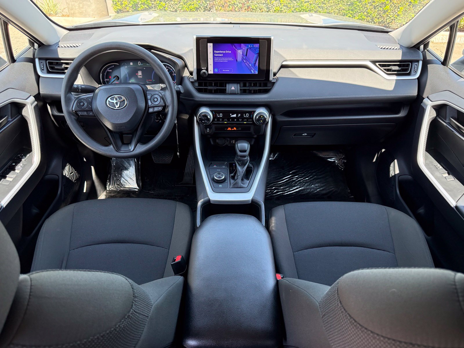 Used 2025 Toyota RAV4 LE AWD/4WD image 29