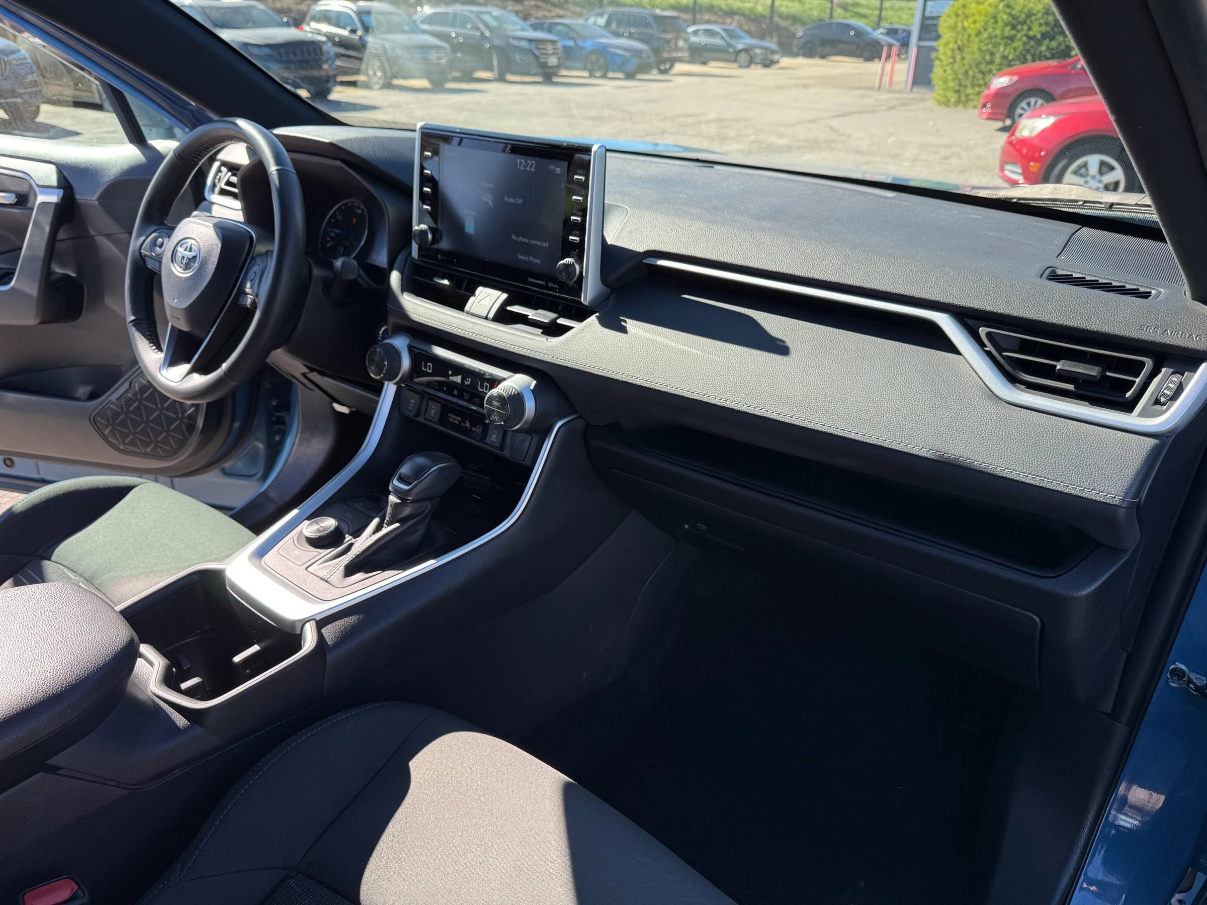 Used 2022 Toyota RAV4 SE w/ Convenience Package image 30