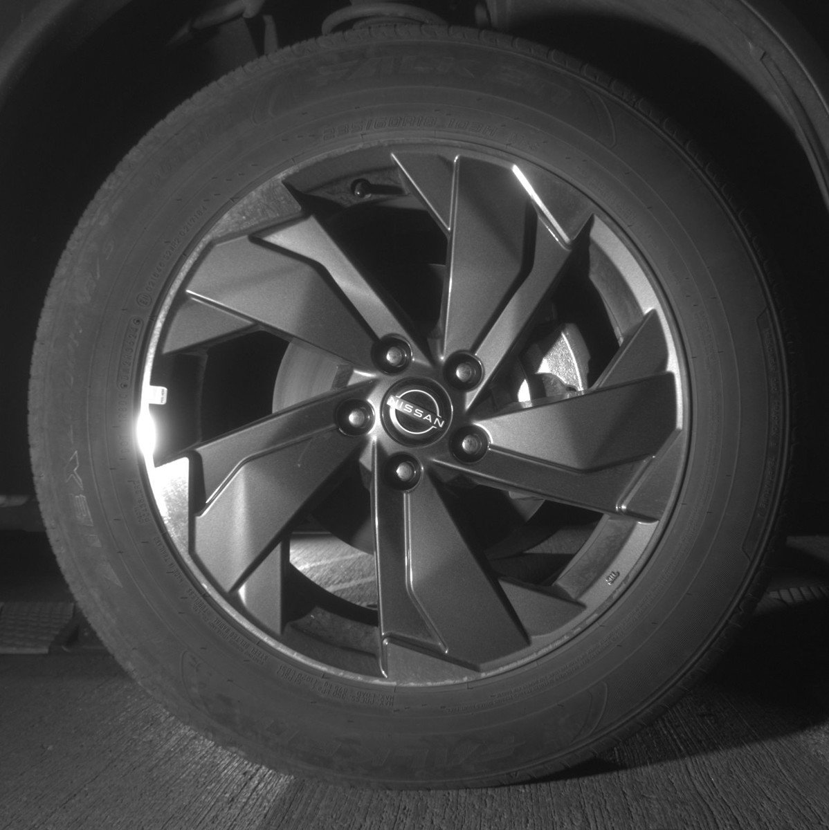 Used 2025 Nissan Rogue SV image 13