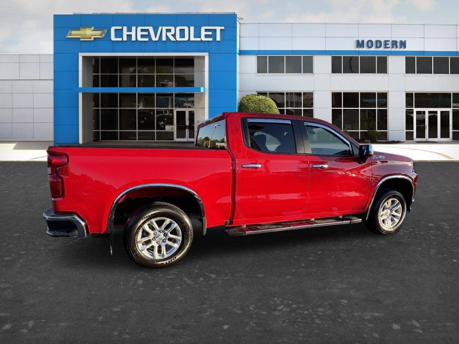 Used 2022 Chevrolet Silverado 1500 LT w/ Z71 Off-Road Package AWD/4WD image 5